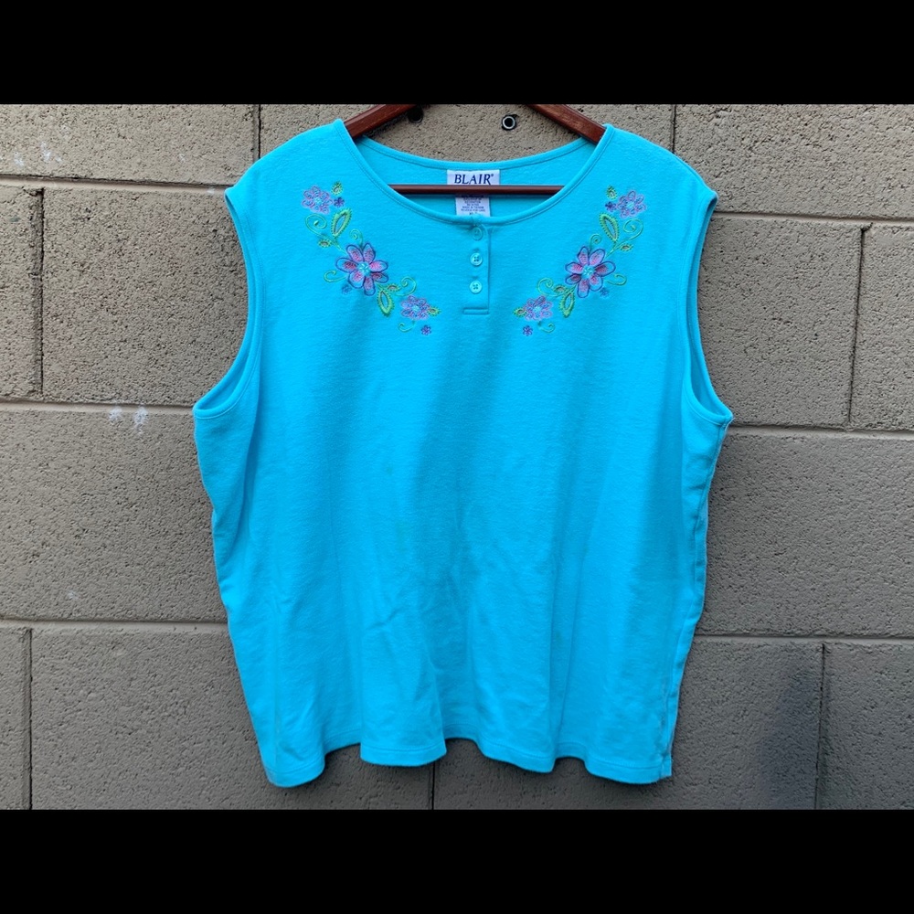 #MNTOP4 - BLAIR Women’s Tank Top - Sleeveless Top - Size XLG